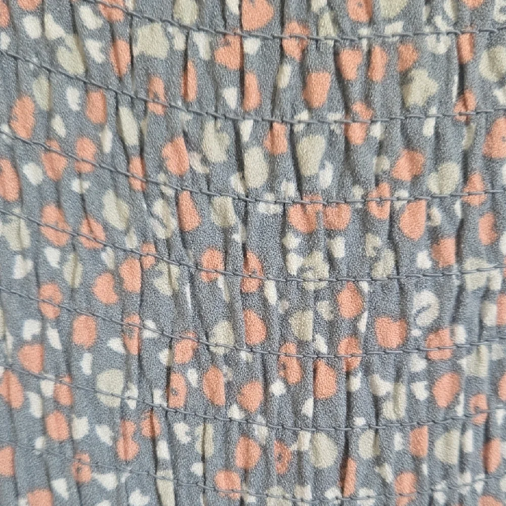 URBAN Romantics Blue and Pink Patterned Blouse - Picture 4 of 4